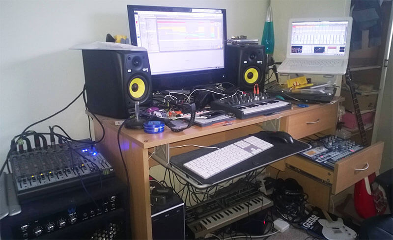 How to Make a Home Recording Studio - The Ultimate Guide